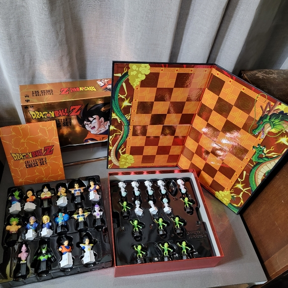 Dragon ball chess set - Picture 1 of 8
